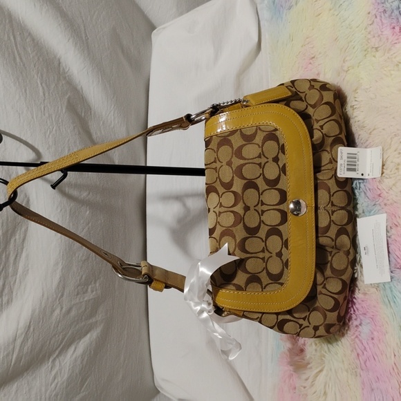 Coach Handbags - SALE! Coach Soho Pleated LG Flap Signature Collection Vintage Shoulder/Handbag